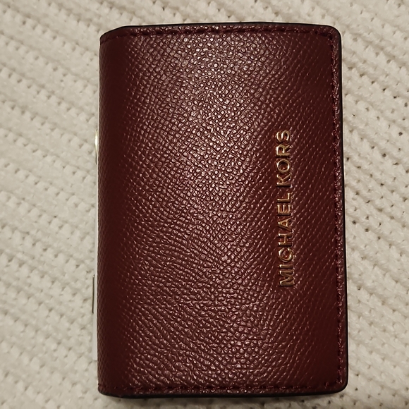 Michael Kors Handbags - NWT Michael Kors Card Case